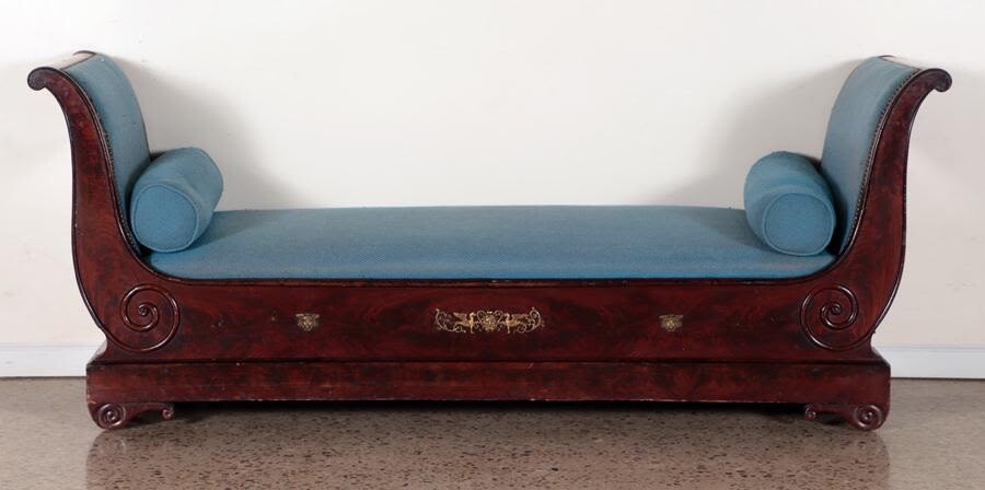 19TH C. EMPIRE STYLE FLAME MAHOGANY DAY BED
