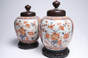 2 Chinese Imari Vases