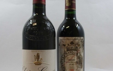 10 bouteilles 6 bts : CHÂTEAU GISCOURS 1989 3è GC Margaux (étiquettes léger fripées, déchirées) 4 bts : CHÂTEAU MARQUIS D'ALESME...