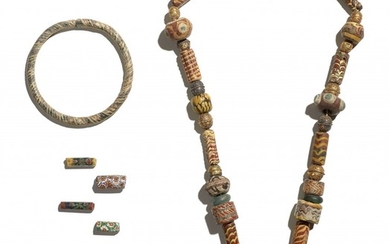 ÉGYPTE OU MÉDITERRANÉE ORIENTALE, ÉPOQUE ROMAINE Bijoux et perles en verre