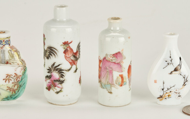 4 Snuff Bottles Incl. Rooster, Cat, and Chinese Famille Verte Decoration