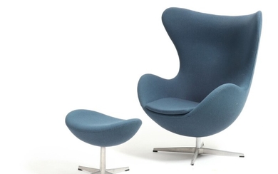 Arne Jacobsen: “The Egg Chair”. Lounge chair with tilt function and stool, mounted on aluminum base and steel stem, upholstered with blue wool. (2)