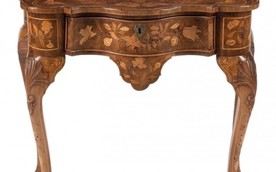 61026: A Dutch Marquetry Inlaid Table, 18th century 30