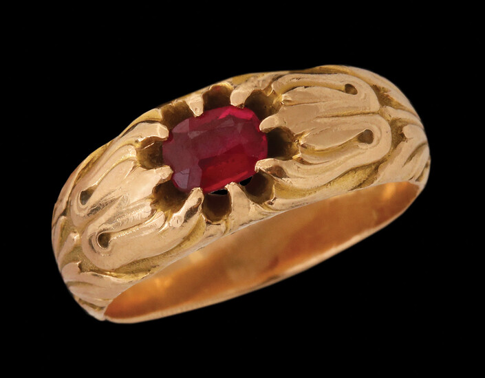 A 14K GOLD RING