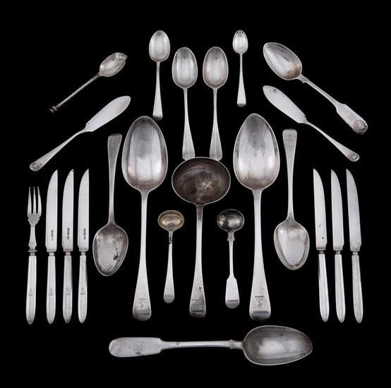 A COLLECTION OF SILVER FLATWARE AND CUTLERY