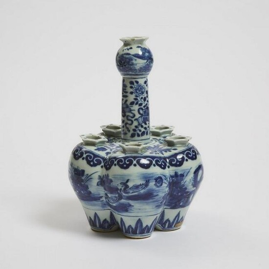 A Chinese Export Blue and White Tulip Vase, 19th