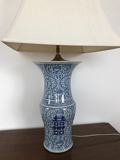 NOT SOLD. A Chinese blue and white porcelain lamp. 20th century. H. excl. mounting 39 cm. – Bruun Rasmussen Auctioneers of Fine Art