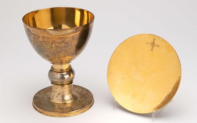 A Dutch silver and gilt ciborie and pateen