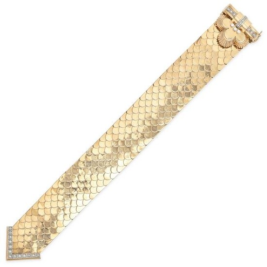 A FRENCH RETRO DIAMOND BELT BRACELET in 18ct yellow gold and platinum, comprising articulated scale