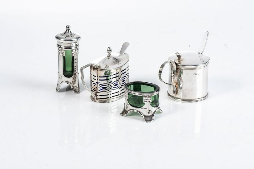 A GEORGE V SILVER SALT AND PEPPERETTE, LEVI AND