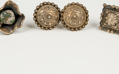 A GROUP OF THREE PAIRS OF CUFFLINKS. Probably American,...