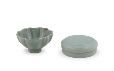 A SMALL LONGQUAN CELADON FLOWER SHAPED BOWL AND A SMALL LONGQUAN CELADON CICULAR BOX AND COVER SOUTHERN SONG DYNASTY (1127-1279)