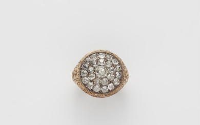 A Victorian 18k gold and diamond cluster ring.