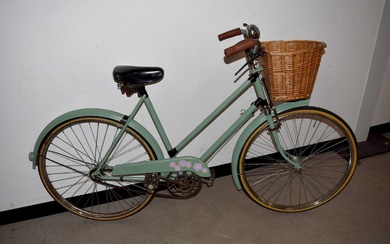 A Vintage Ladies Phillips Bicycle