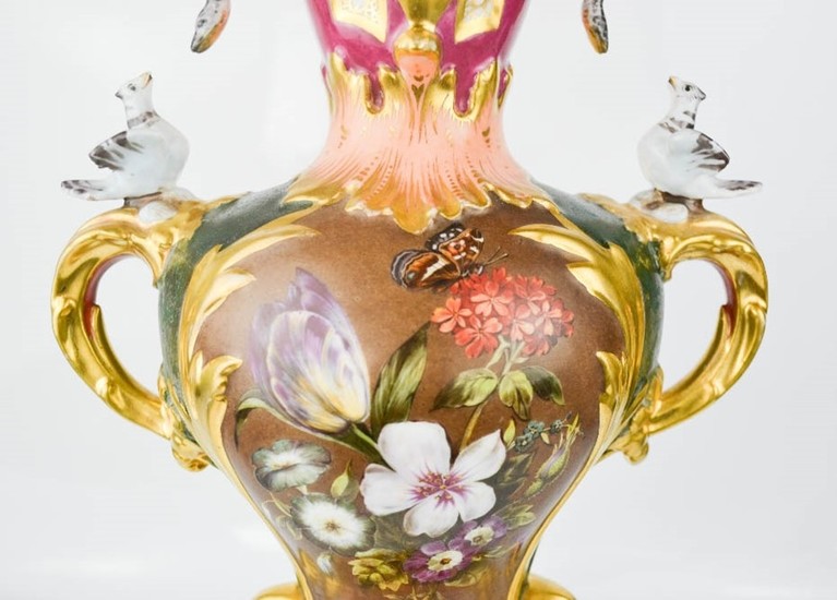 A fine 19th century German porcelain vase, the body painted ...