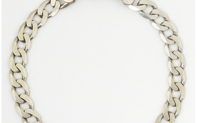 A gentleman's 9ct white gold chain bracelet. Approx. 8 1/2" ...