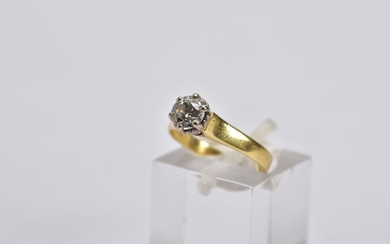AN 18CT GOLD SINGLE STONE DIAMOND RING, designed with...