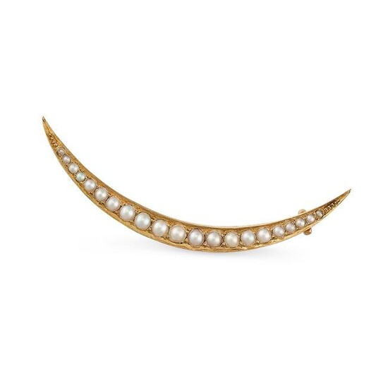 AN ANTIQUE PEARL CRESCENT MOON BROOCH, CIRCA 1900 in