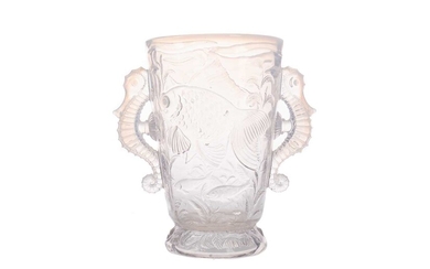 AN EARLY 20TH CENTURY OPALESCENT GLASS VASE