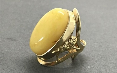 Amazing Unique Vintage Amber Ring