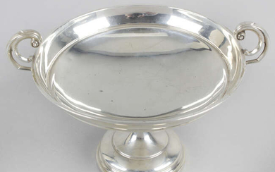 An early George V small silver tazza dish by Walker & Hall.