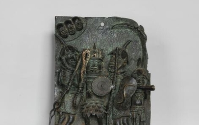BENIN Plaque en bronze XXe, de style des rois OBA H : 42 cm Sur...