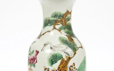 CHINE Fin XIX ème Vase balustre en porcelaine...