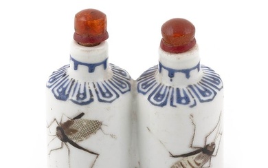 CHINESE PAINTED PORCELAIN DOUBLE SNUFF BOTTLE 19th Century Height 2". Amber stoppers.