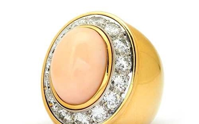CORAL, DIAMOND AND GOLD RING.