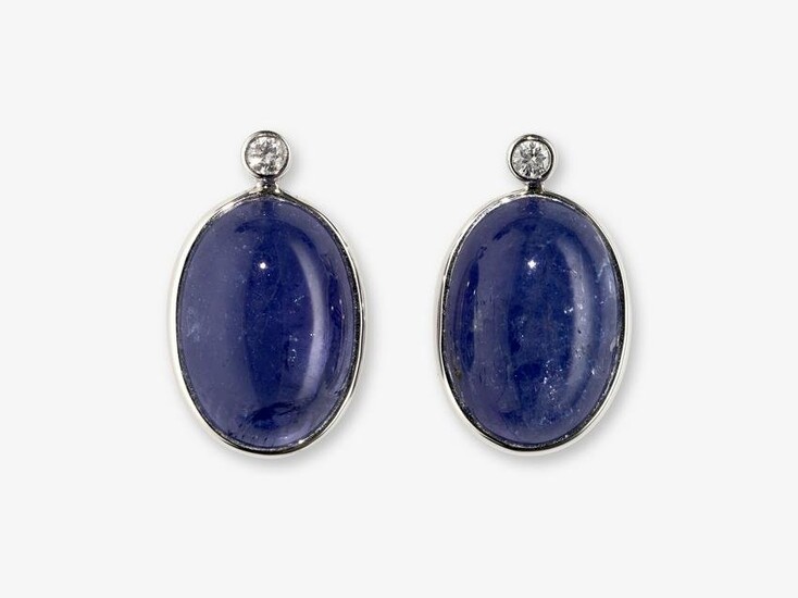 Classic stud earrings decorated with tanzanites and
