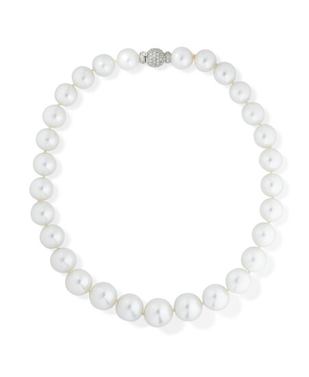 Collier perles de culture et diamants | Cultured pearl and diamond necklace