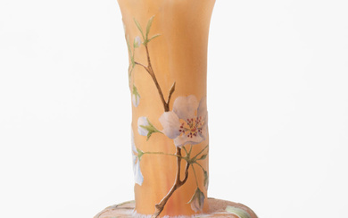 DAUM NANCY Vase en verre multicouche dégagé à l'acide, circ...