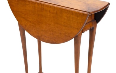 ELDRED WHEELER DROP-LEAF TABLE Massachusetts, 20th Century Height 28". Length 28". Width 10" plus