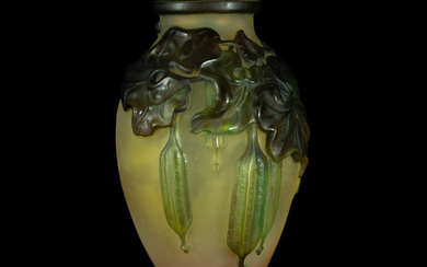 Exquisite Art Nouveau Gallé vase in blown glass and polychrome...