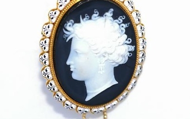 Fine antique cameo & natural pearl brooch.