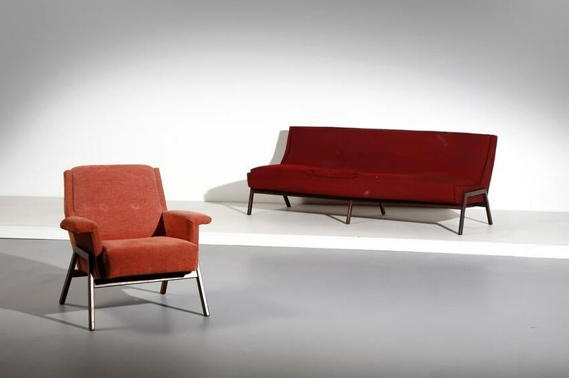GIANFRANCO FRATTINI attributed. Sofa with armchairs.