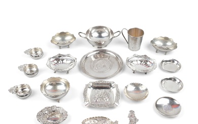 GROUP OF VARIOUS PIECES OF SILVER AND LOWER GRADE SILVER