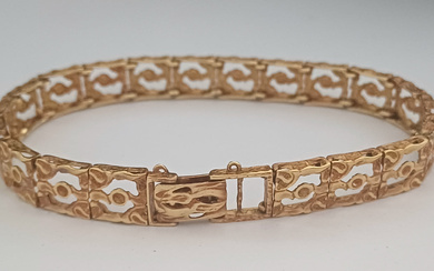 Gold bracelet made of 14k gold. 22cm length. Weight:...
