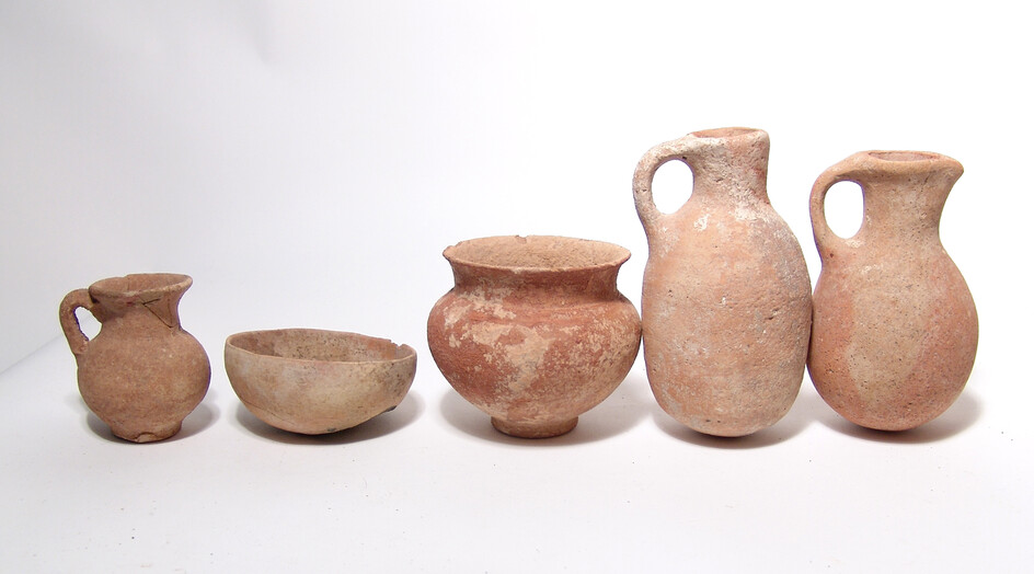 Group of 5 Holy Land pottery vessels of various types
