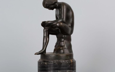 灰色大理石底座上的带刺的男孩青铜雕像 十九世纪 H 19cm, W 8cm, D 8cm Boy...