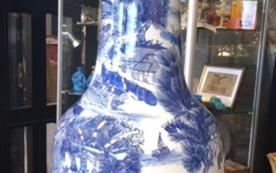 Hugr porcelain vase Middle of 20th century. Porcelain. Height 180 cm, weight about 60-70 kg