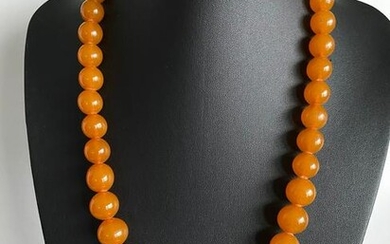 Impressive Vintage Amber Necklace made from Round Amber