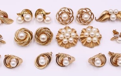 JEWELRY. (11) Pairs of 18kt & 14kt Gold & Pearl