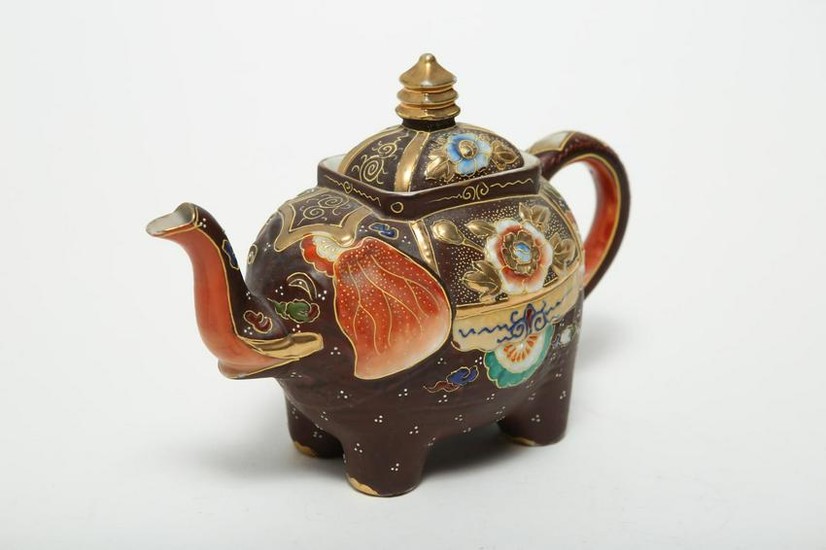 Japanese Satsuma Moriage Elephant Tea Pot