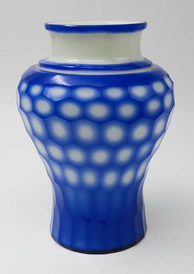 Large Chinese pecking glass vase qing dynasty 1644-1911