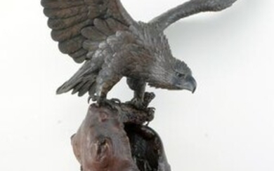Large bronze eagle sculpture. Japan. Meiji period