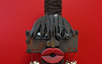 MARCOVILLE (né en 1939) "Africaine" Sculpture en verre découpé, sablé et grenaillé signée devant 56...