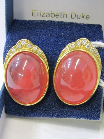 PAIR OF 18ct YELLOW GOLD AGATE & DIAMOND EARRINGS, oval cabo...