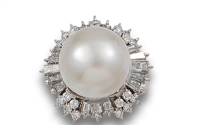 PEARL AND DIAMONDS RING, IN WHITE GOLD