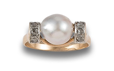 PEARL AND DIAMONDS RING, IN YELLOW GOLD